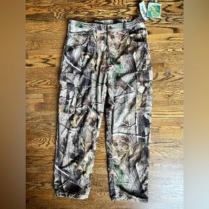 Cabela’s RealTree Camo pants. Size 36 Reg